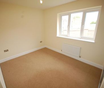 2 bedroom bungalow to rent - Photo 2