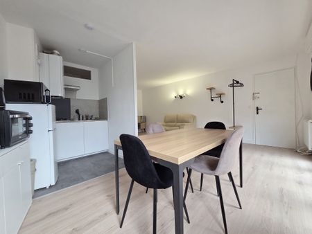 Location Appartement 2 pièces 46m² BORDEAUX 33200 - Photo 3