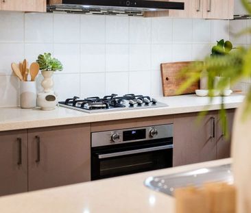 Effortless Family Living in Frankston South - Photo 3