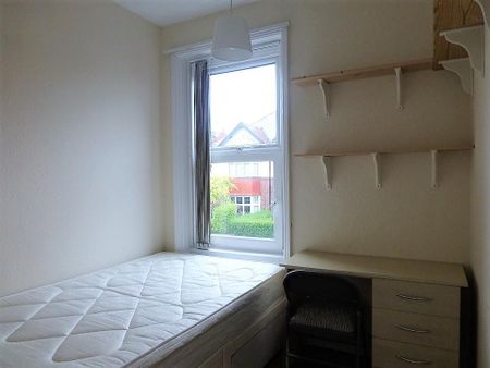 6 bedroom terraced house to rent - Photo 3