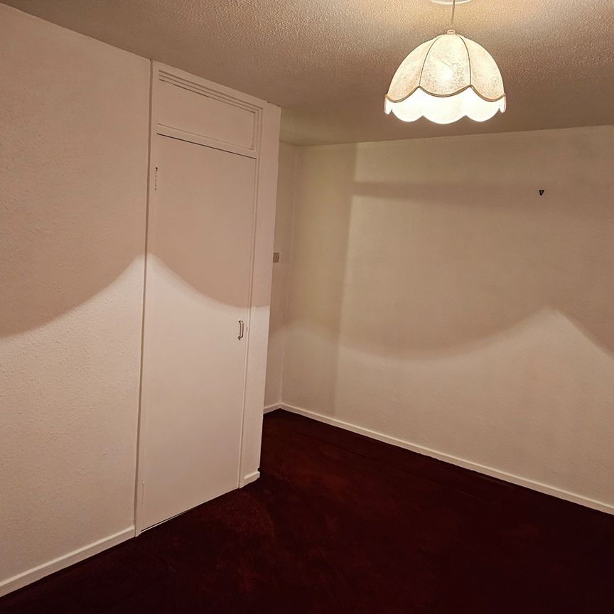 Room in a Shared Flat, Glasgow, G20 - Photo 1