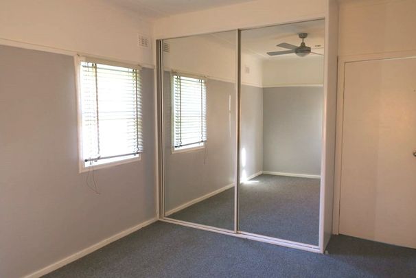 Cosy Two Bedroom Home in Great Location! - Photo 1