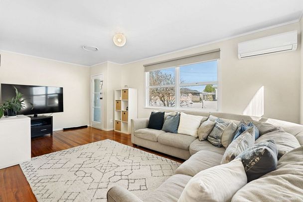 Spacious Family Living in Prime Opaheke - Photo 1