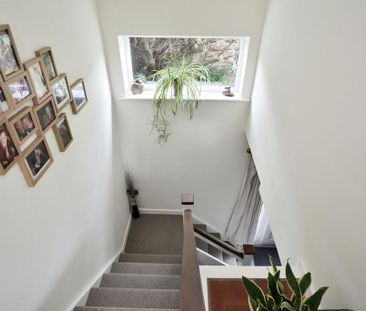 4 bedroom detached house to rent - Photo 2