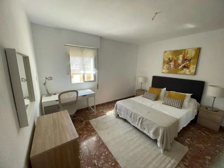 Calle Arlanza, Málaga, Andalusia 29011 - Photo 5