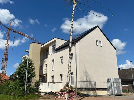 Ein architektonisches Highlight: Wohnen im historischen Schulgebäude mit modernster Technik! - Photo 1