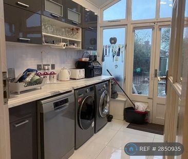 3 bedroom end of terrace house to rent - Photo 5