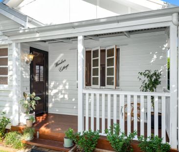 A Charming Family Home in a Leafy Holland Park West Pocket - Photo 3