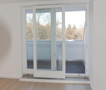 Erstbezug nach Komplettrenovierung!! Wunderschöne DG-Wohnung in tol... - Photo 5