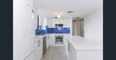 furnished 2 bedroom Apartment with city skyline view.... - Photo 3