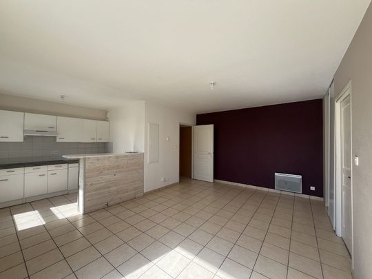 Location Appartement 2 pièces 44m² ONET LE CHATEAU 12850 - Photo 1