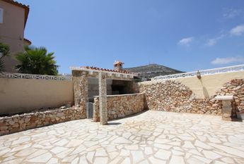 LONG TERM RENTAL Spacious villa for rent with sea views