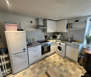 House to rent - Photo 3