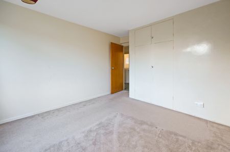 A ground floor two bedroom apartment with off street parking, garage and communal gardens, ideally located close to the Cambridge science park, Cambridge North train station and access to the A14. - Photo 4