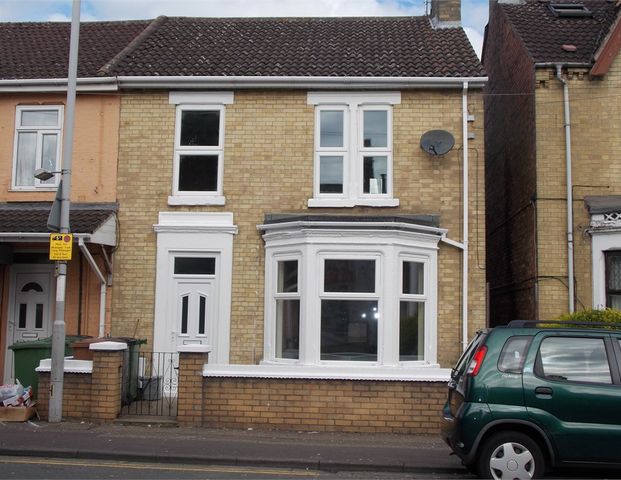 Popular Location - Photo 1
