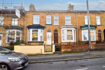 2 bed terraced house to rent in Franklin Street, Scarborough, YO12 - Photo 2