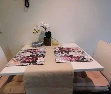 Perfect Beach Rd city apartment plus parking - Photo 2