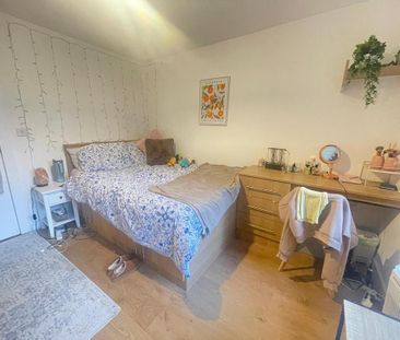 7 bedroom end of terrace house to rent - Photo 3