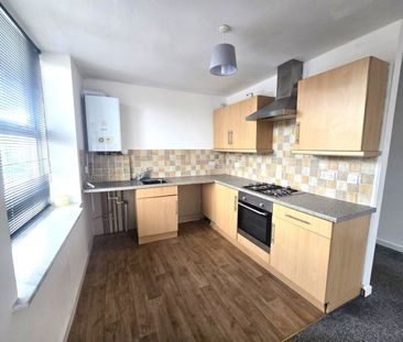 2 bed Apartment - To Let - Photo 4