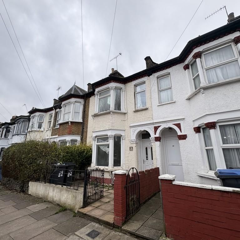 4 bedroom terraced house to rent - Photo 1