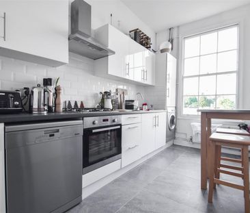 2 bedroom Flat To Let - Photo 6