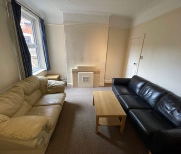 4 bedroom terraced house to rent - Photo 5