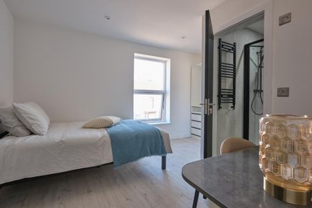 6 bedroom house of multiple occupation to rent - Photo 2