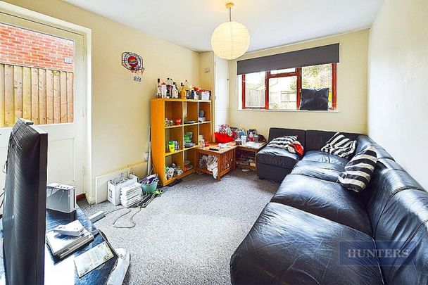 5 bedroom House To Let - Photo 1