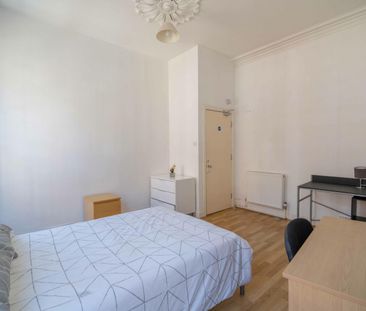 66, Micklegate - Photo 5