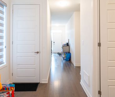 For Lease - 1402 Kaniv Street, Oakville, Ontario - Photo 3