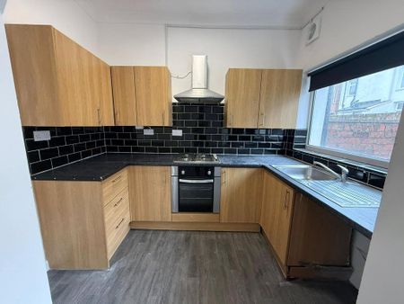 3 bedroom terraced house to rent - Photo 2