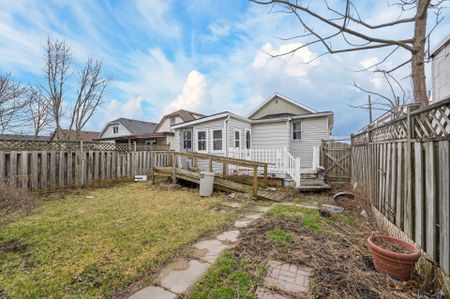 For Lease - 150 Crowland Avenue, Welland, Ontario - Photo 3