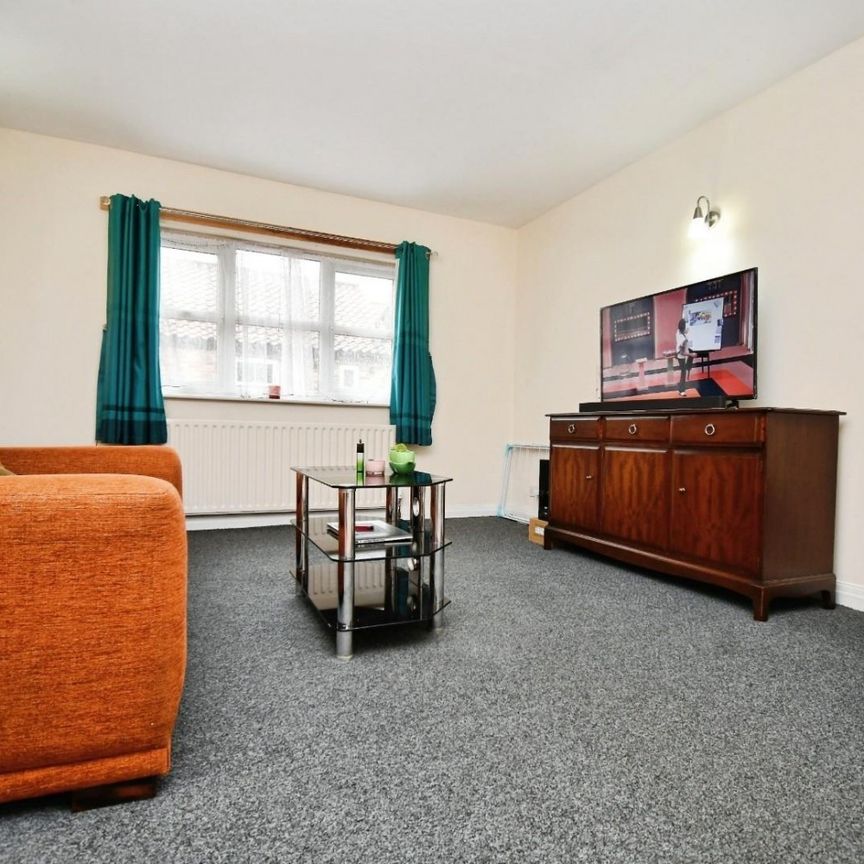 2 bedroom Flat To Let Total Size: 603 SQ FT - Photo 1