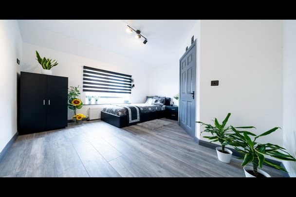 Room in a Shared House, Moorside Road, BR1 - Photo 1