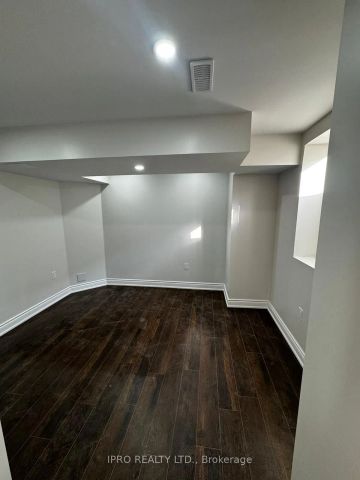 Detached Home For Lease | W9037369 - Photo 5