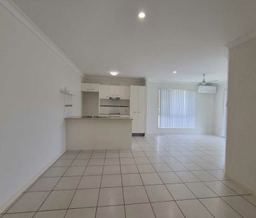 LARGE FAMILY HOME! - Photo 5