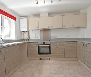 3 bedroom semi-detached house to rent - Photo 6