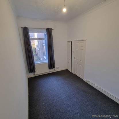 2 bedroom property to rent in Grimsby - Photo 3