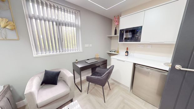 Co-Living Studio 5, 166 Park Hill Road Harborne - Photo 1