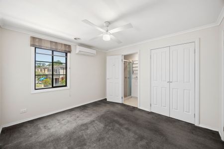 Private Parkside Living Backing Onto Bushland - Photo 2