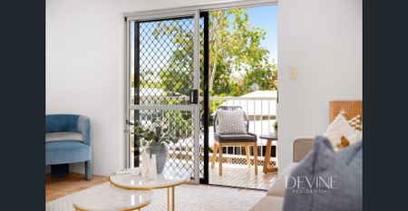 Light-Filled Paddington Apartment with Oversized Garage - Photo 3