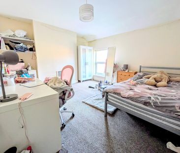 4 Bed Terraced House, Park Road, NG7 - Photo 2