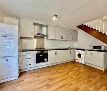 4 bedroom terraced house to rent - Photo 6