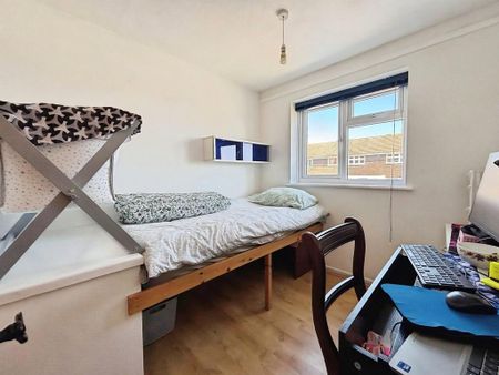 4 bedroom detached house to rent - Photo 4