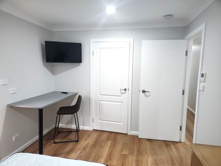 WEST TAMWORTH - WORKERS QUARTERS - Photo 4