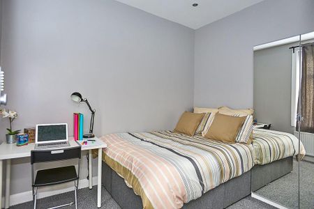 4 bedroom terraced house to rent - Photo 3