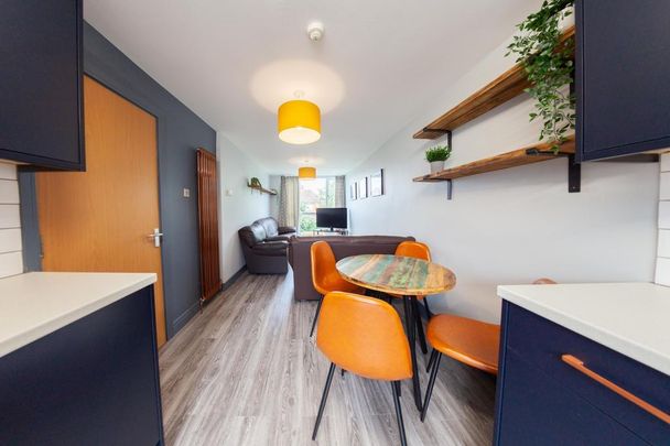 6 bedroom house to rent - Photo 1