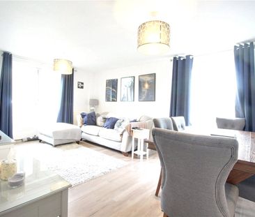 Lyndhurst Road, Fleet, Hampshire, GU51 - Photo 2