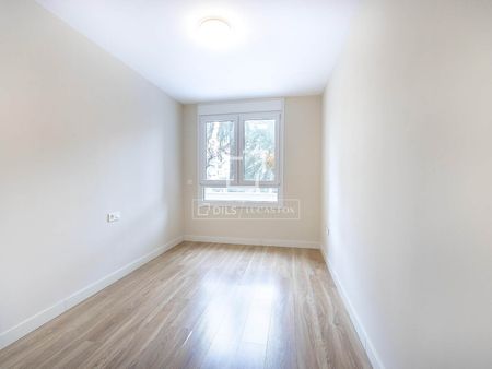 Excellent 2 Bedroom apartment with 21m² terrace for rent in Ruzafa, Valencia - Photo 4