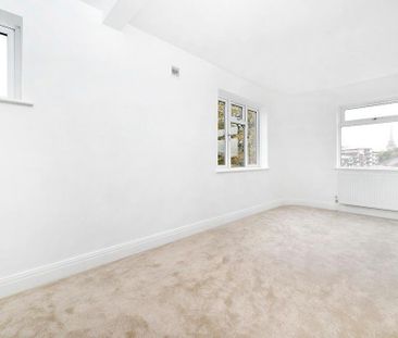 3 bedroom flat to rent - Photo 3